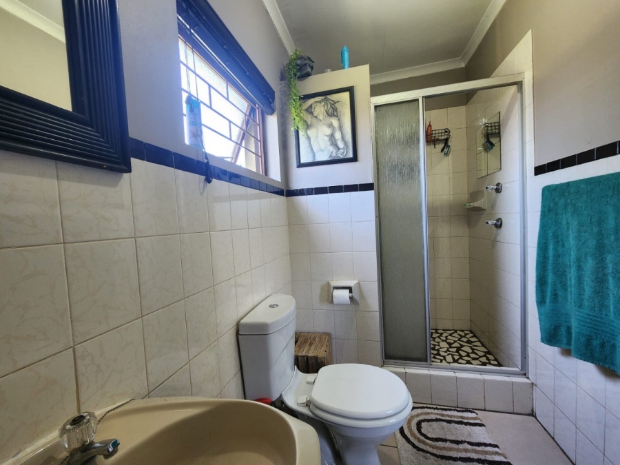 4 Bedroom Property for Sale in Groeneweide Park Western Cape